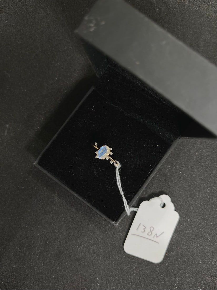 LADIES RING (1 of 2)