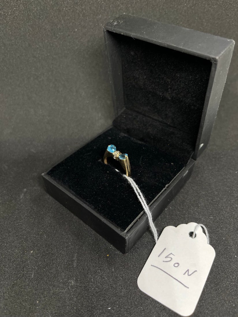 RING 14K YELLOW GOLD: RING 14K YELLOW GOLD WITH 2 BLUE TOPAZ HEART SHAPE 1CTTW SIZE 6 1/2