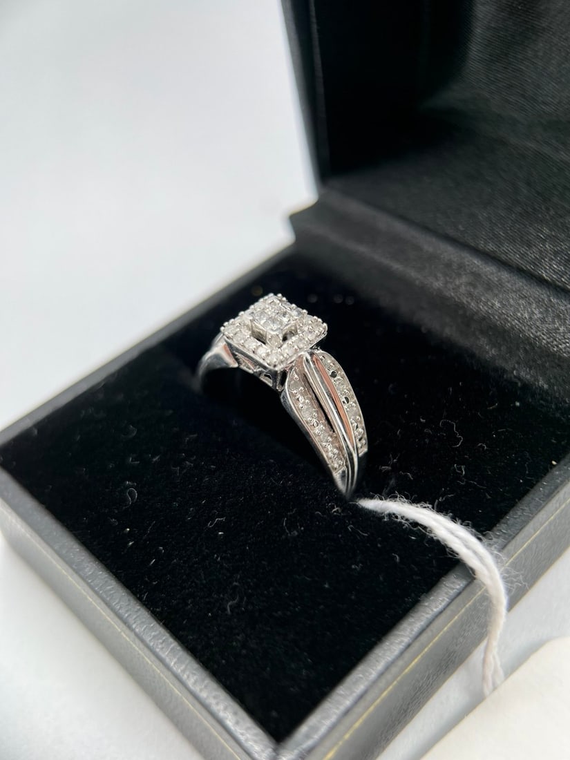 ladies ring (1 of 3)