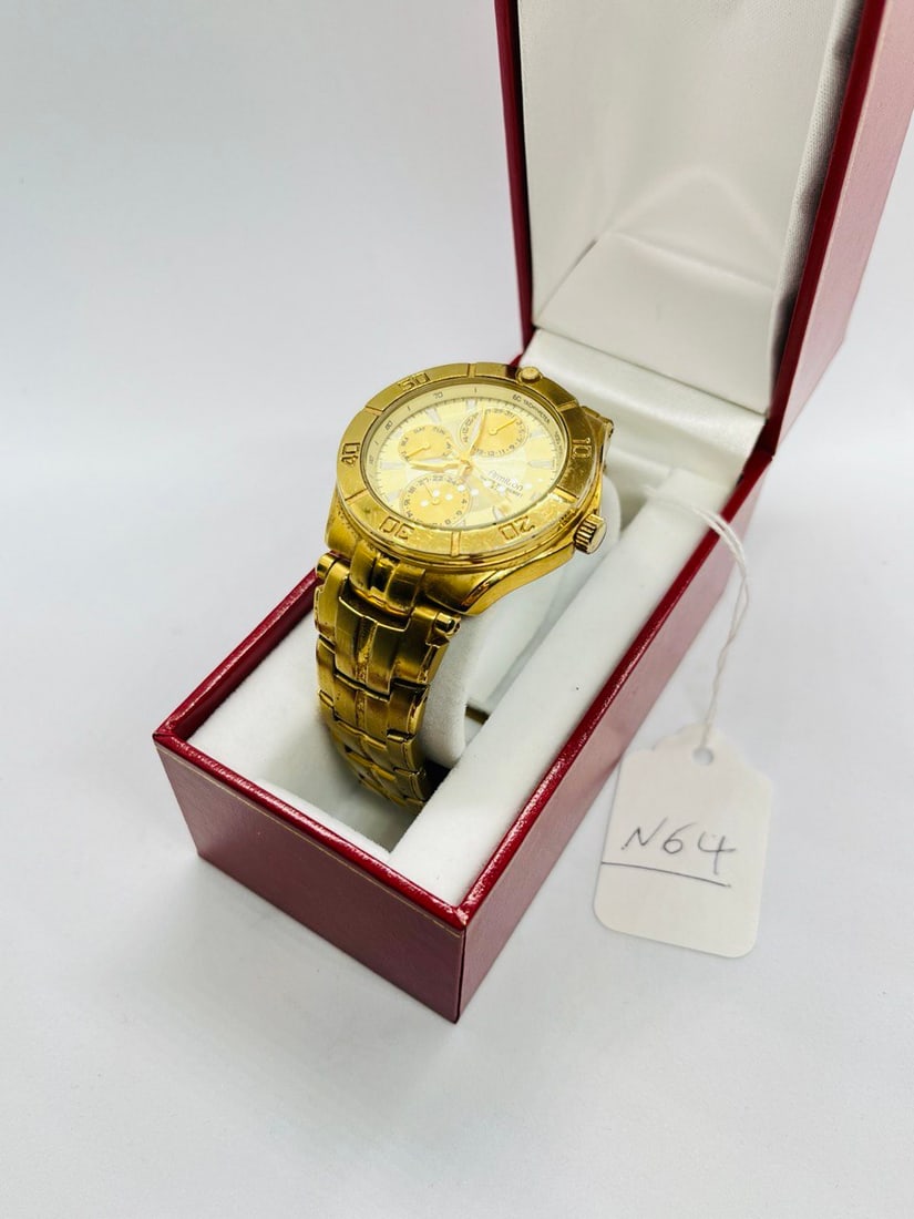 MAN WATCH: MAN ARMITRON MANS WATCH - NEED BATTRY