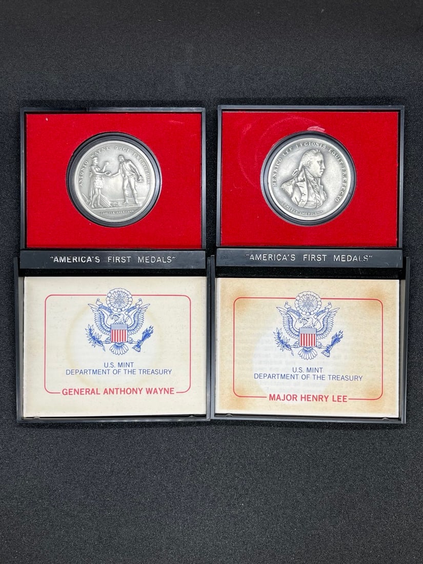 AMERICA'S FIRST MEDALS U.S MINT (1 of 8)