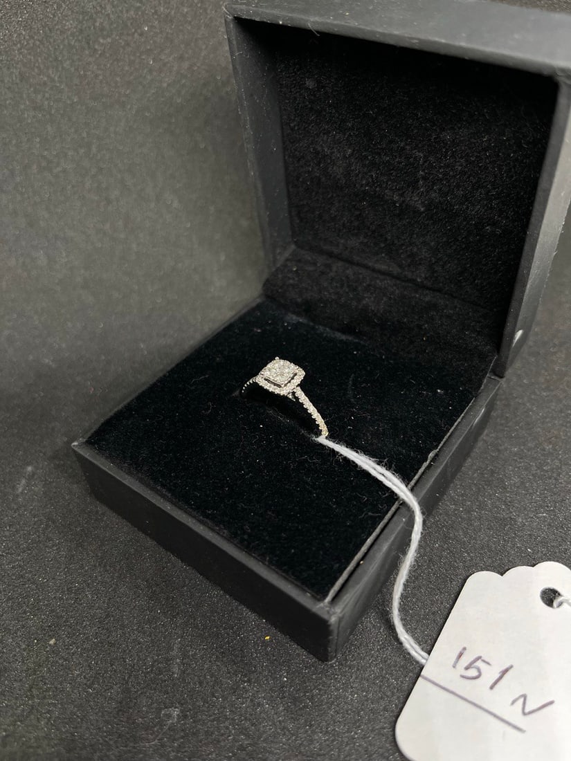 10K WHITE GOLD& DIAMOND: 10K WHITE GOLD& DIAMONDS 1CTTW SI COLOR H - DIAMOND CLUSTER RING - ENGAGEMENT RING SIZE 9