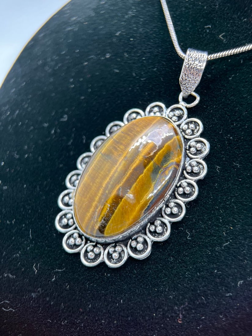 TIGER EYE PENDANT NECKLACE WITH CHAIN: TIGER EYE PENDANT NECKLACE WITH CHAIN METAL:GERMAN SILVER