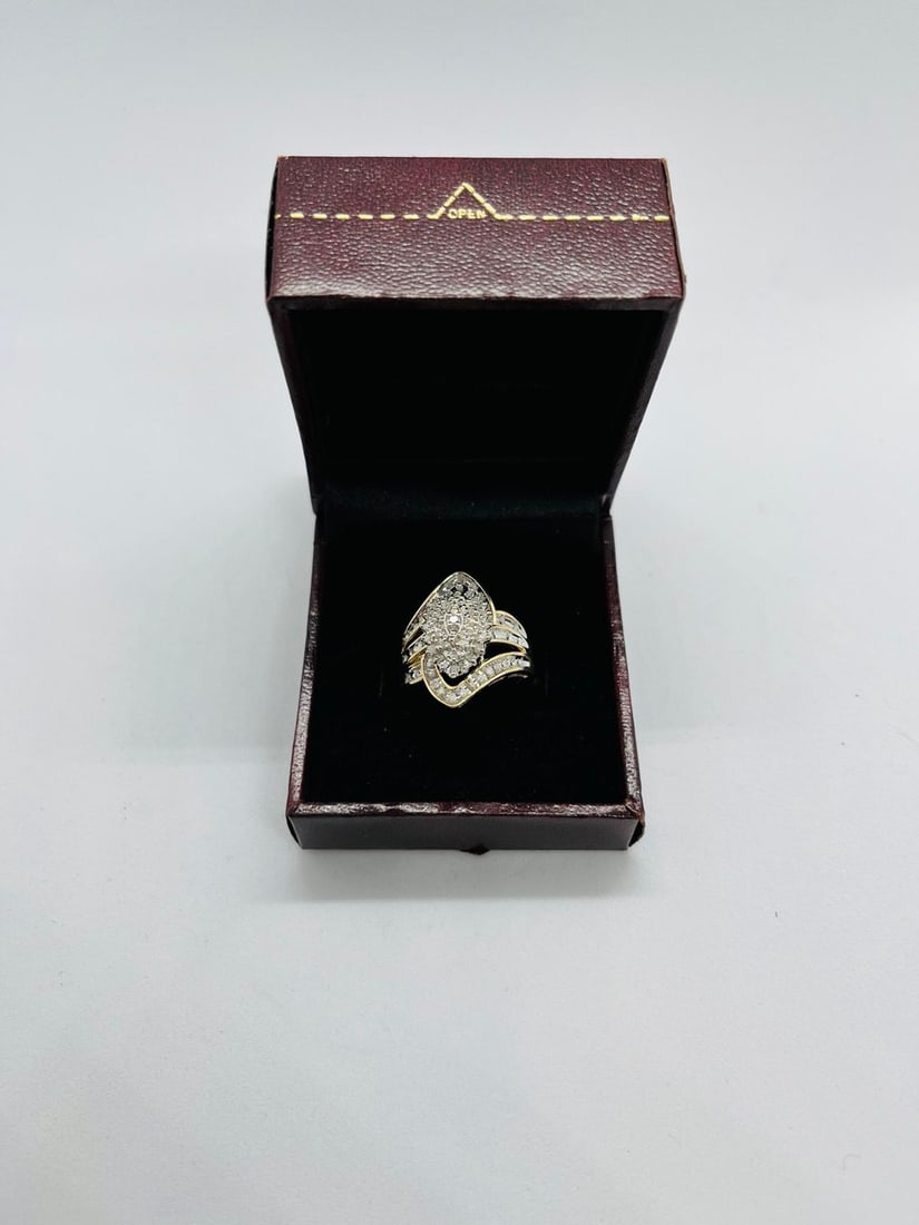 LADIES RING (1 of 2)