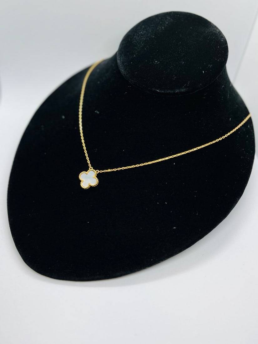 YELLOW GOLD NECLACE: 18K VAN CLEEF STYLE YELLOW GOLD NECLACE -18 INCH LONG BEAUTIFUL -WE WILL NOT GUARANTEE IF IT'S ORIGINAL