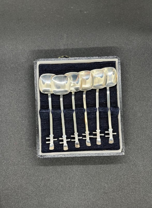 STERLING SILVER SPOON: STERLING SILVER SPOON 6 SET