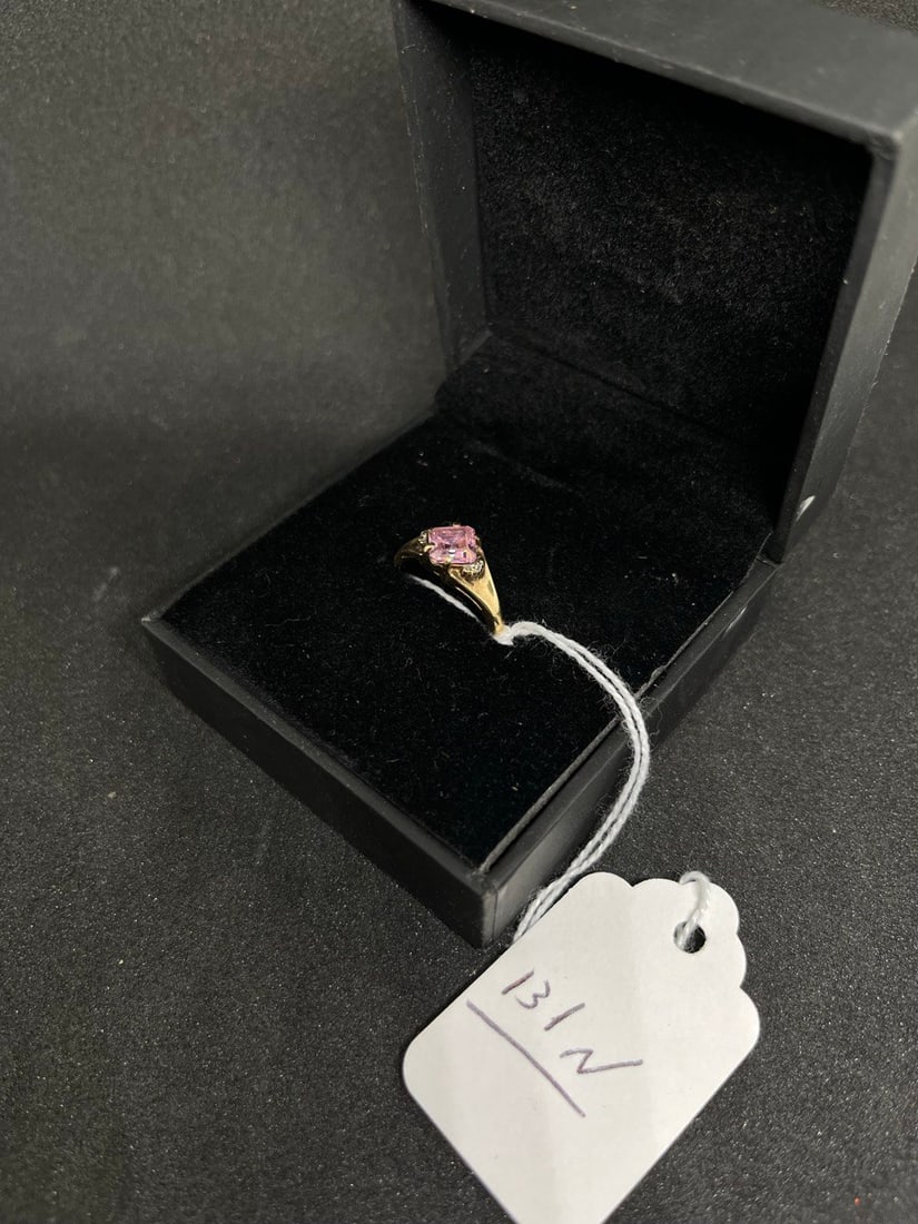 LADIES RING: LADIES YELLOW GOLD 10K VINTAGE PINKICE SIZE 7