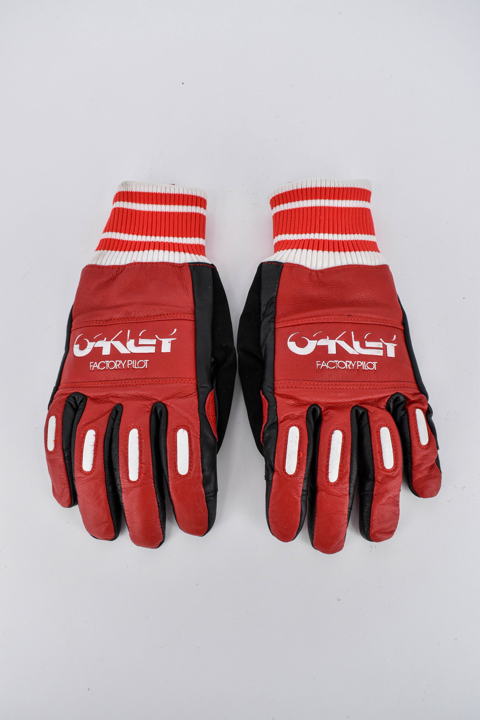 Oakley 80s Factory Pilot Red & White Leather Racing Gloves, Large (1 of 8)