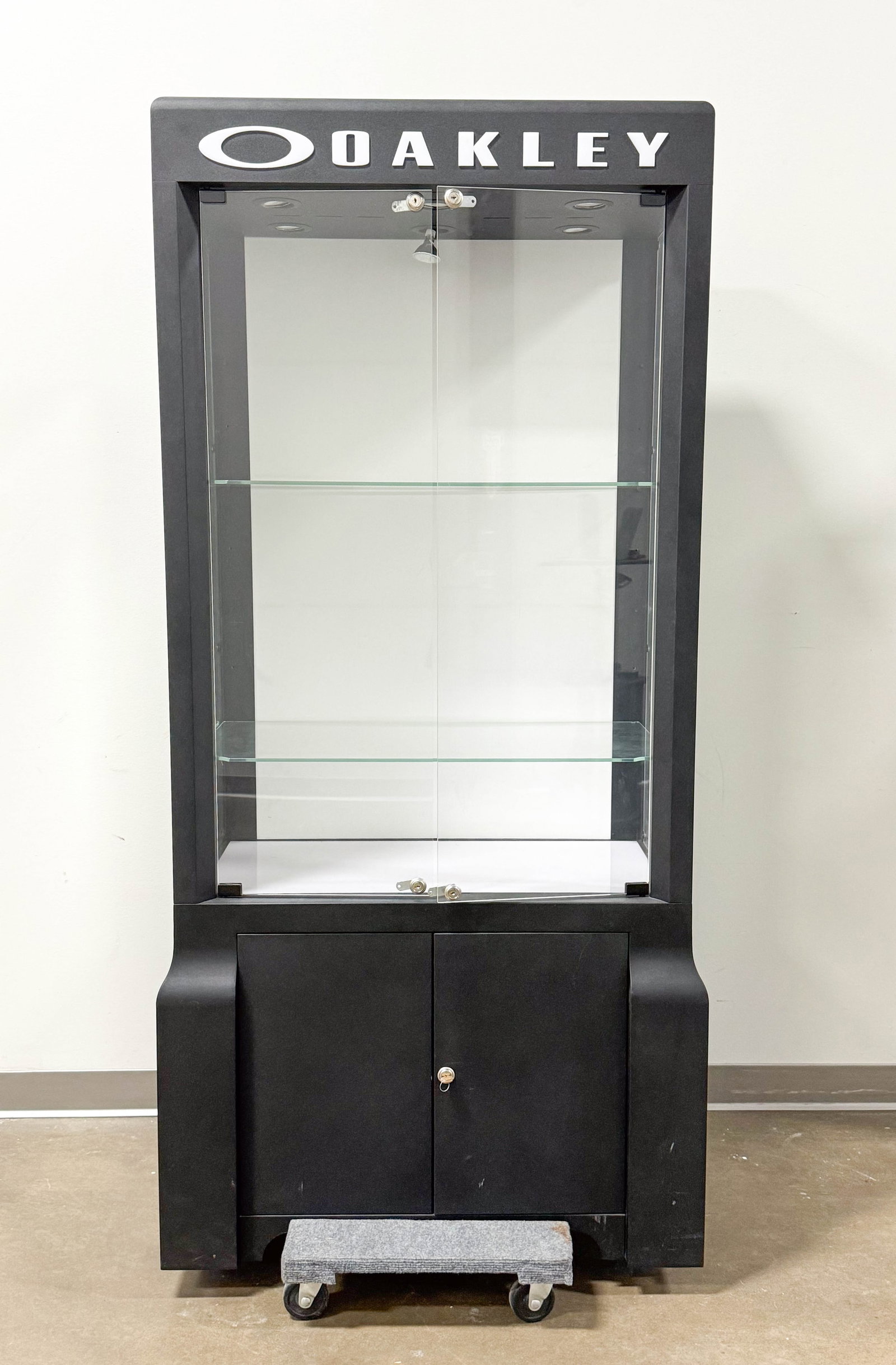 Large Black Oakley Sunglasses Display Case (1 of 7)