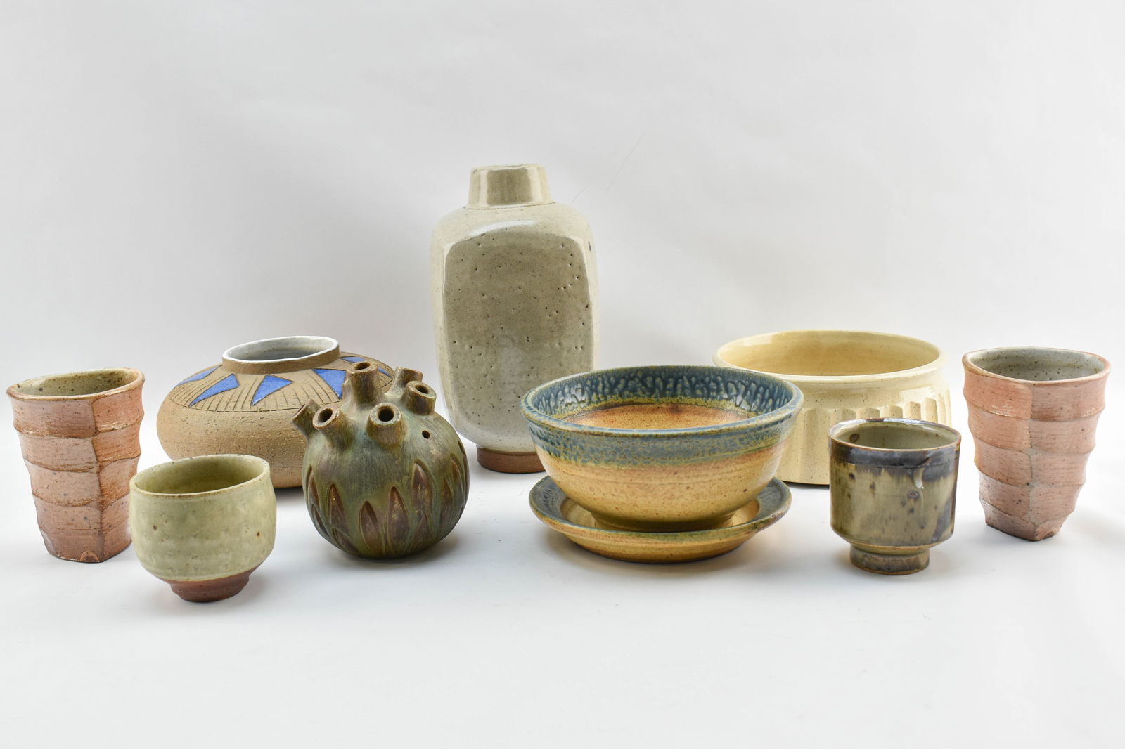 Estate Lot, Studio Pottery - 10 Miscellaneous Pieces (1 of 3)