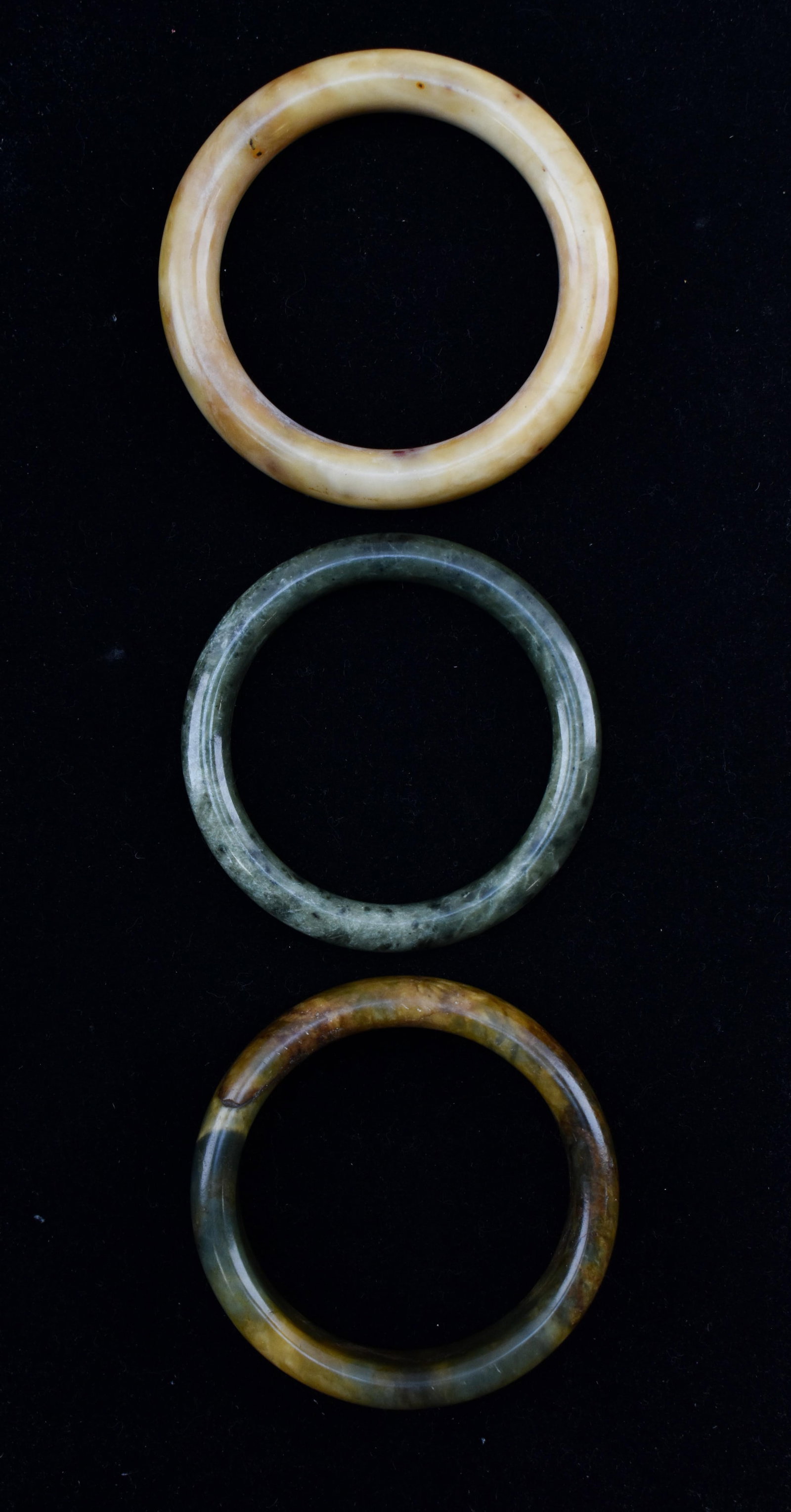Three Vintage Jade Bangles (1 of 5)