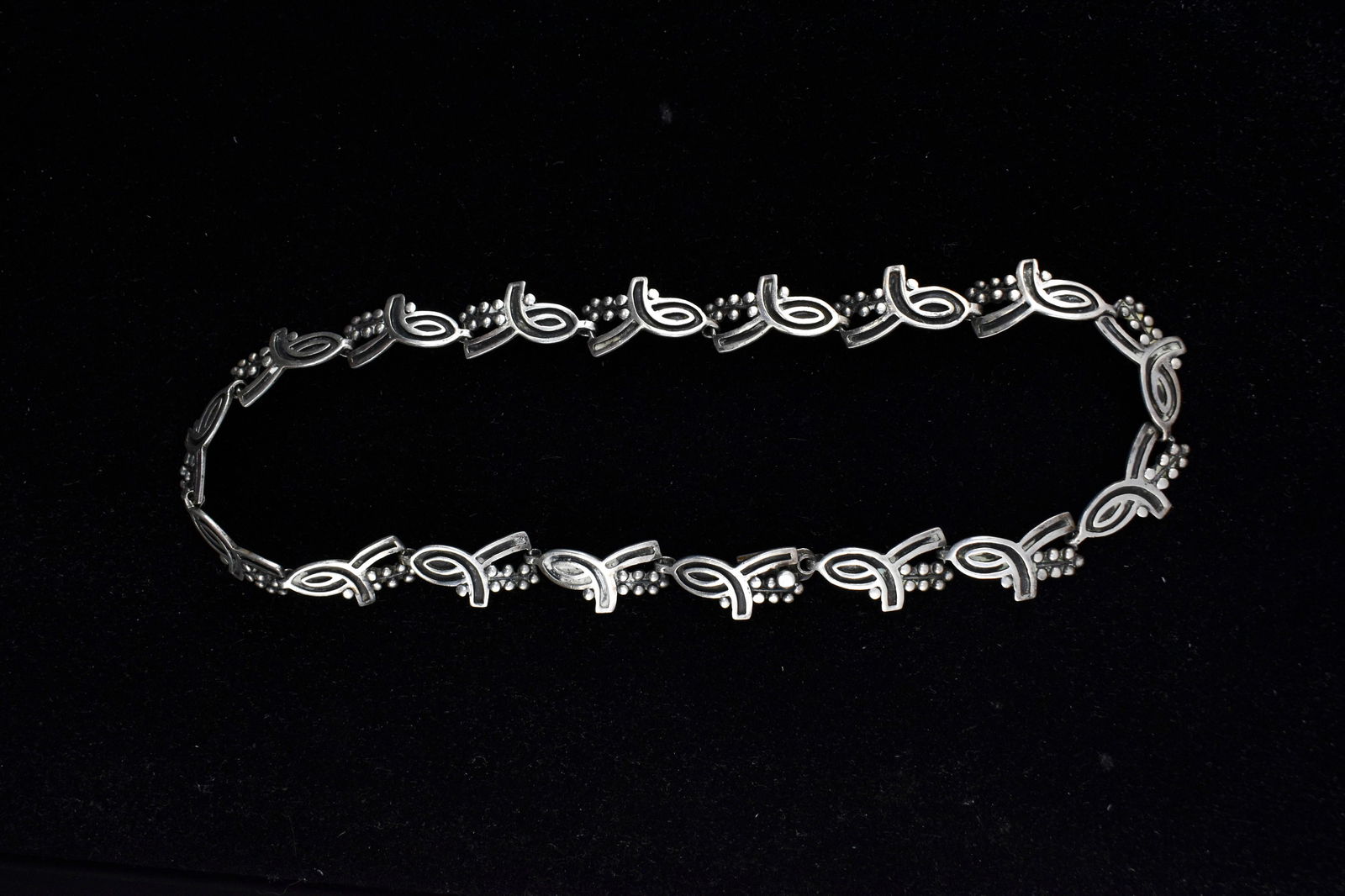 Taxco Mexican Sterling Silver Ribbon Link Necklace (1 of 4)