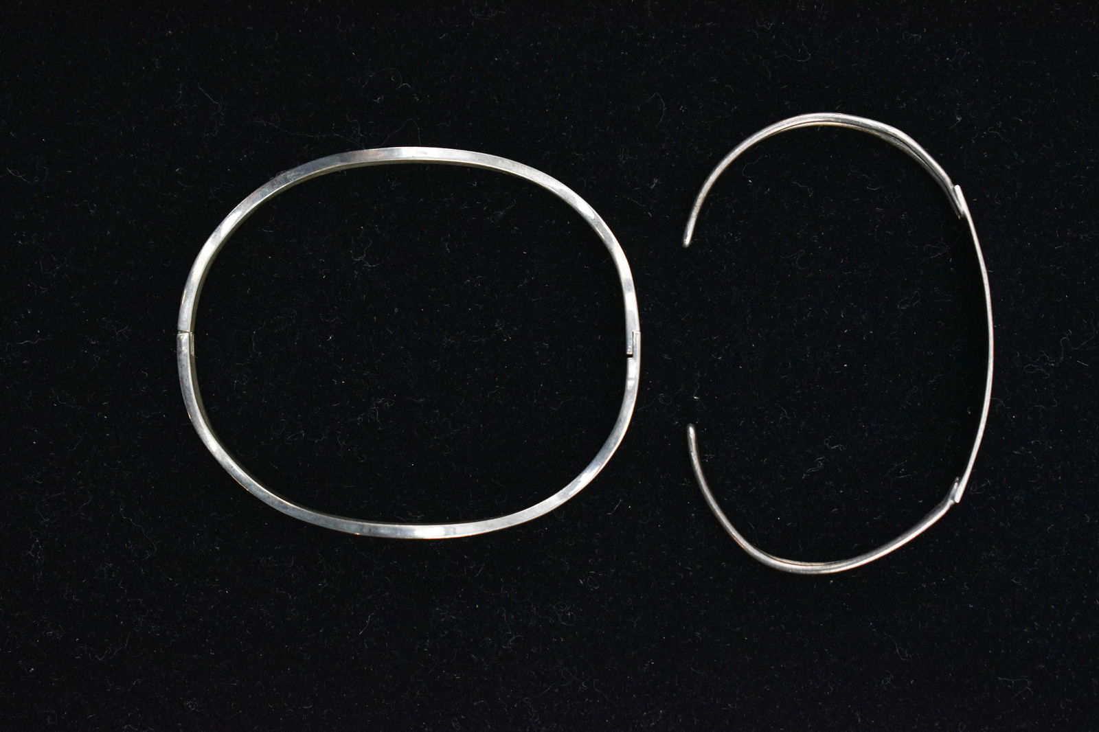 Two Vintage Sterling Silver Cuff Bracelets (1 of 6)