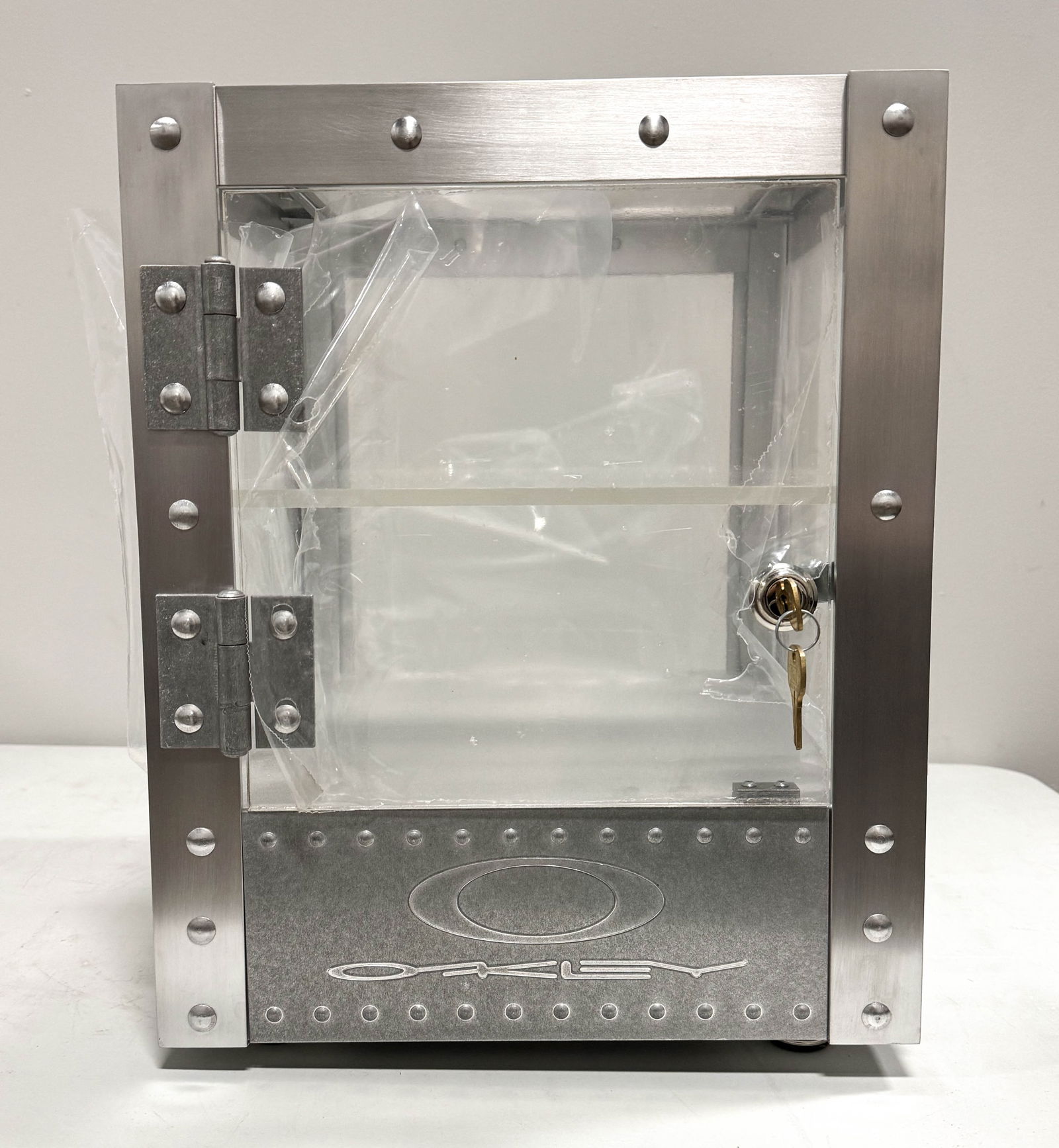 Oakley Aluminum Vault X Metal Sunglasses Display Case, Small (1 of 7)