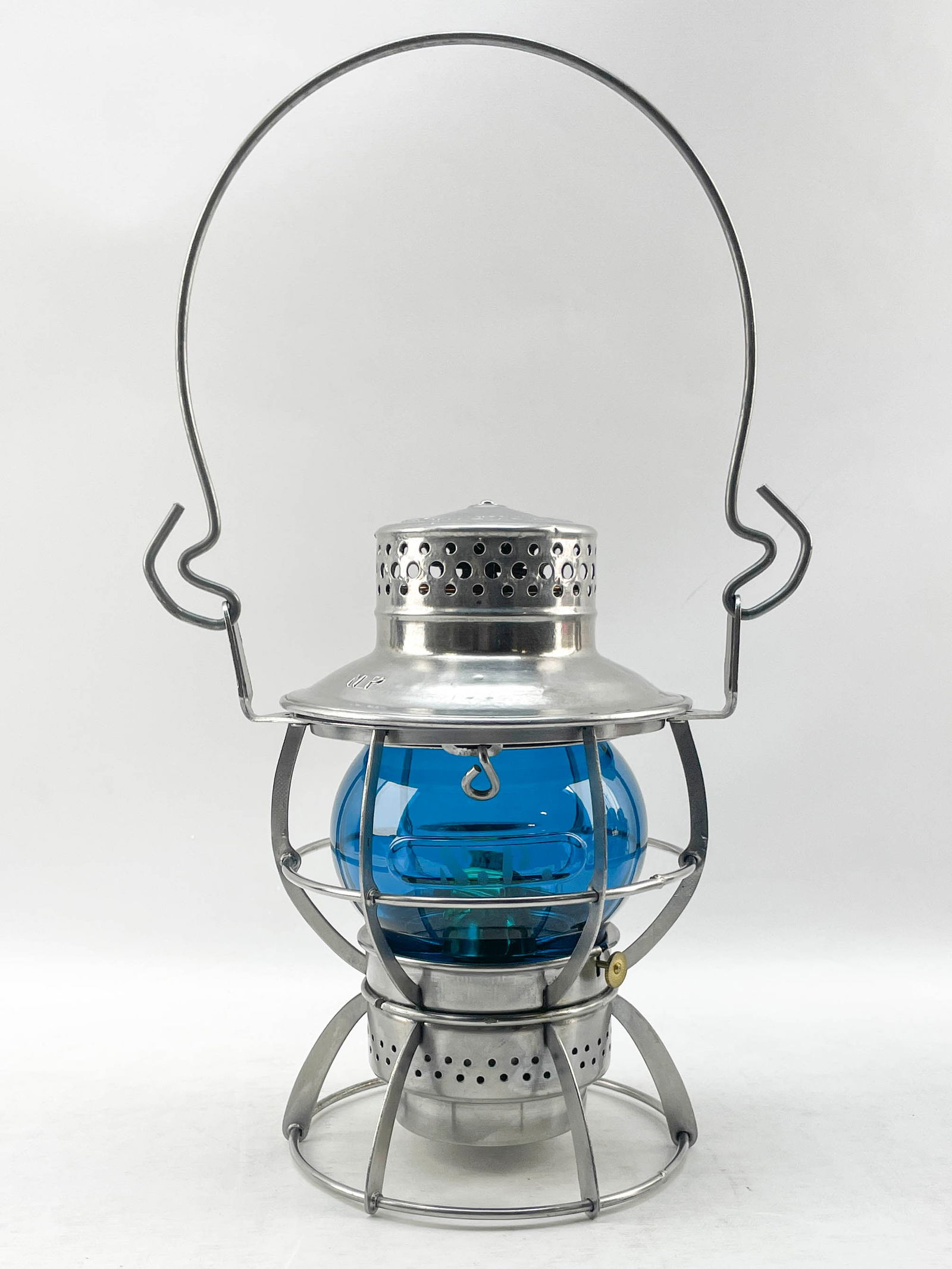 Dressel Arlington Blue N.P. Short Globe Oil Lamp (1 of 8)