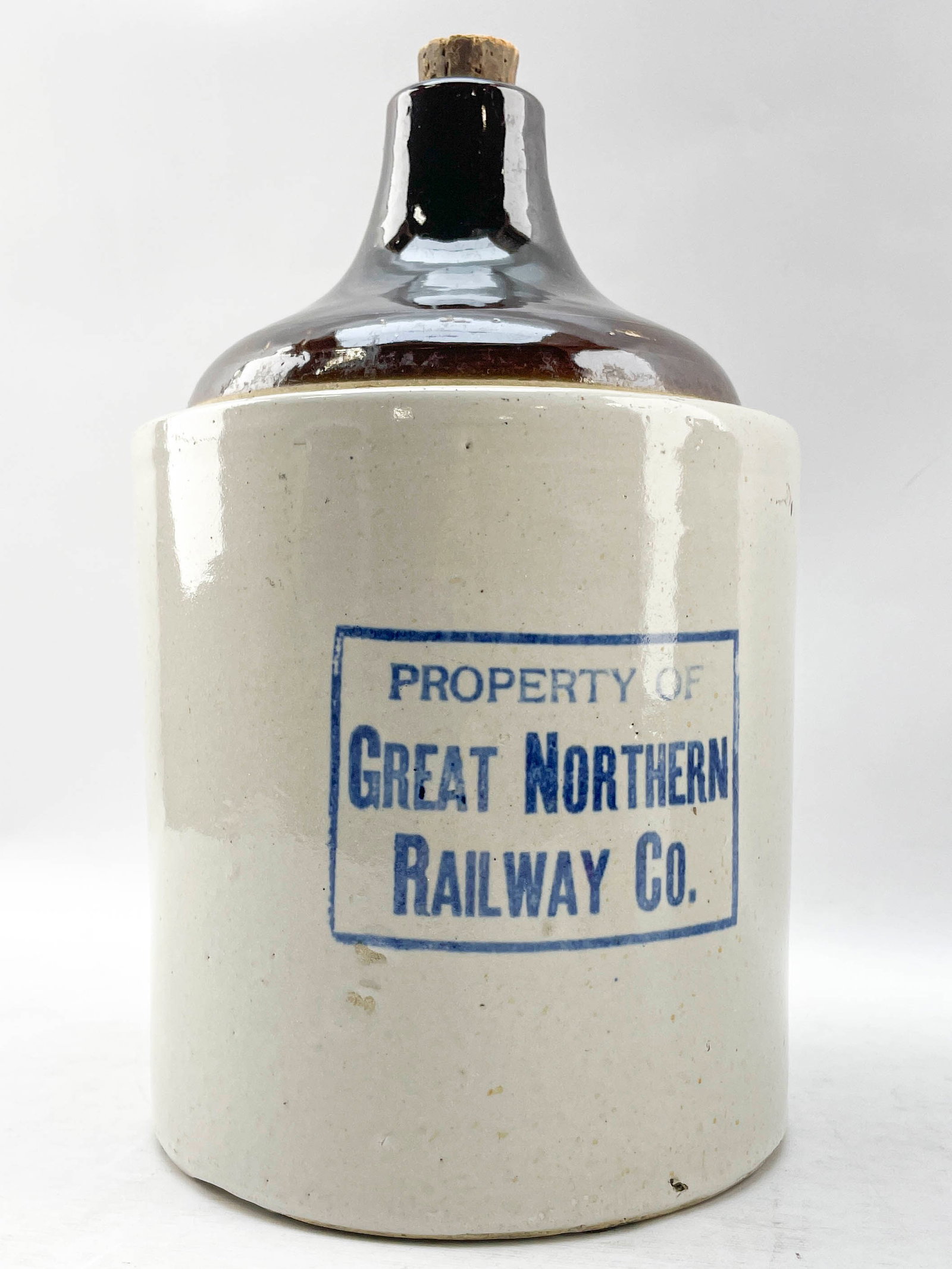 One-Gallon Great Northern Railway Stoneware Jug (1 of 5)