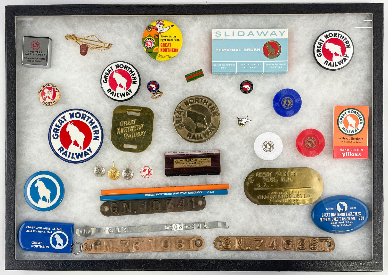 Grp 33 Great Northern Railway Advertising Objects (1 of 10)