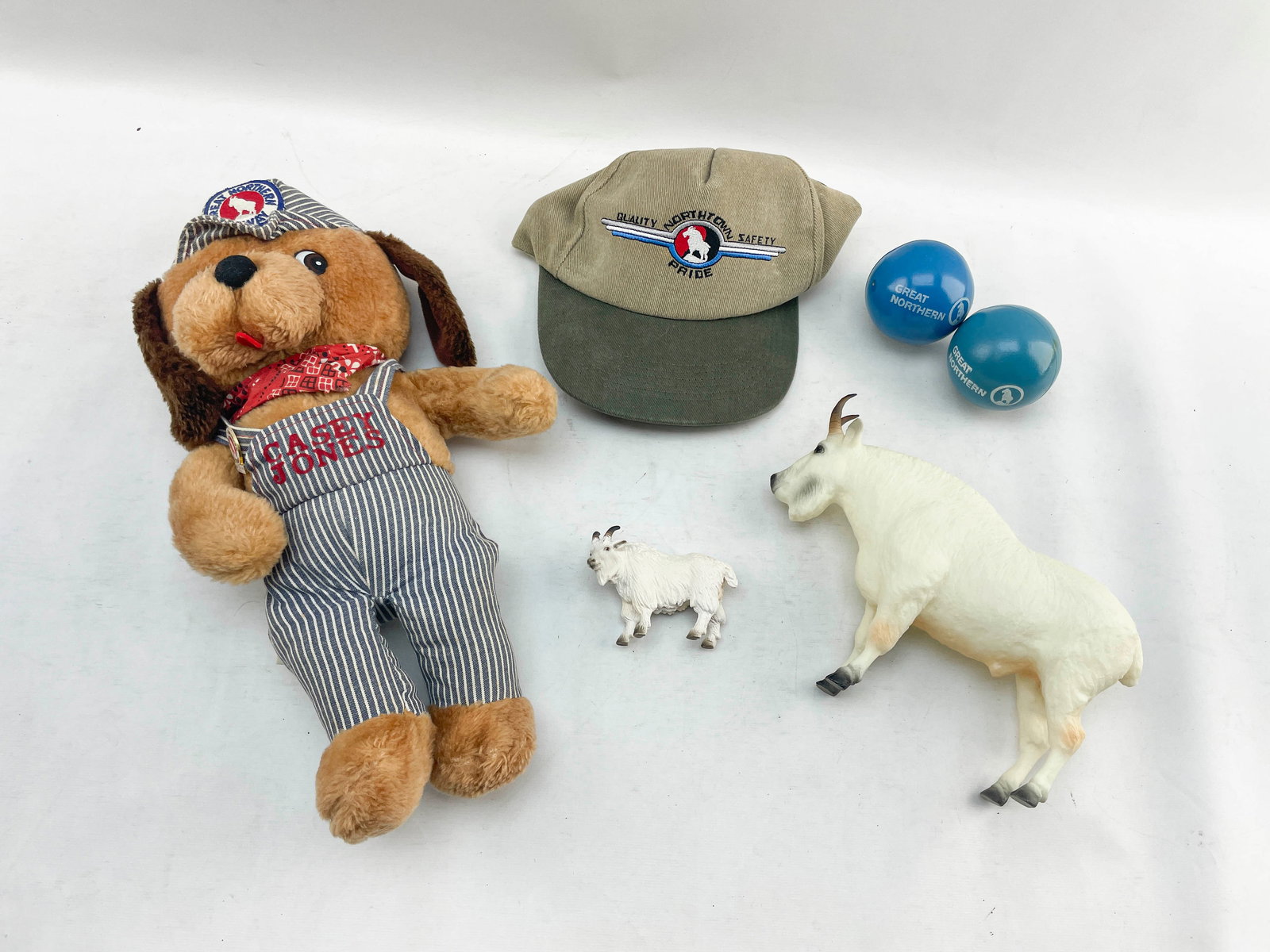 Grp 6 Vintage GNRY Promo/Advertising Memorabilia Items (1 of 7)