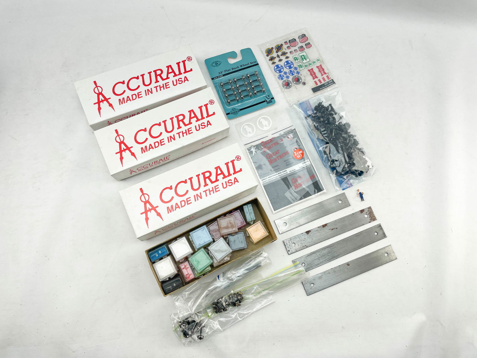 Lrg Assorted Grp Model Railroad Components & Parts (1 of 9)