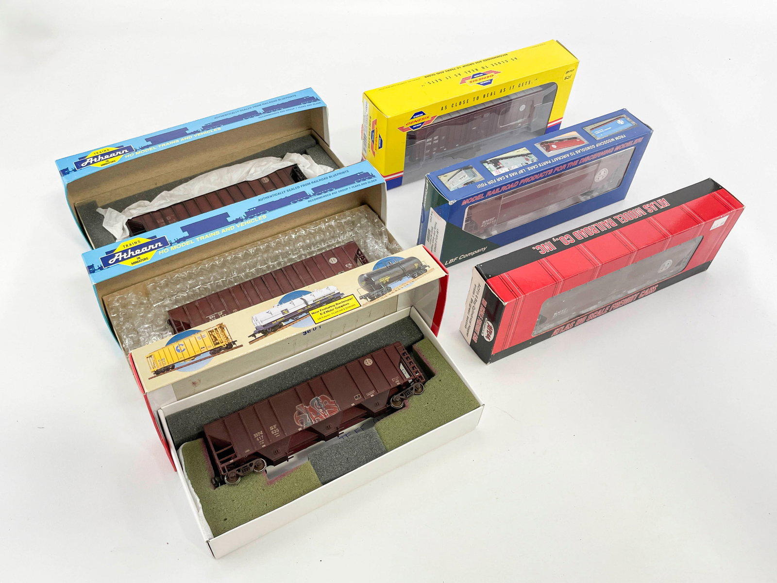 Grp 6 HO Scale Model Railroad Train Cars - BNSF (1 of 20)