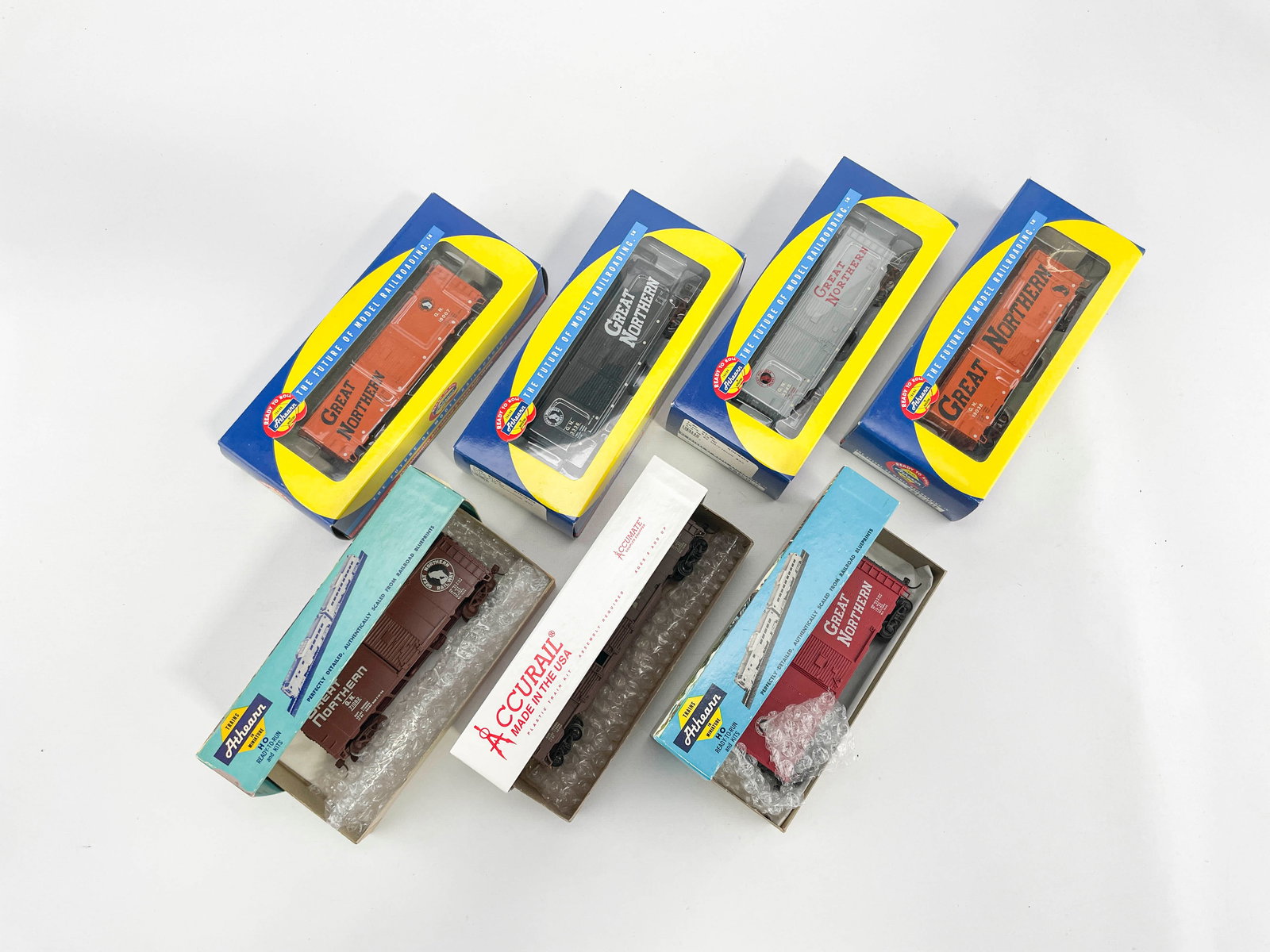 Grp 7 Vintage HO Model Great Northern Boxcar Trains (1 of 12)