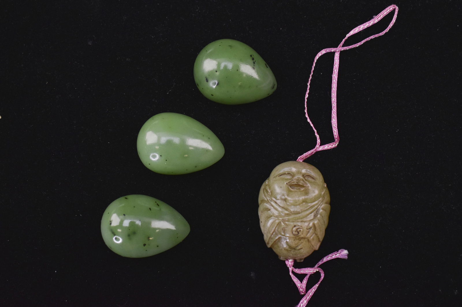 Group of Hardstone or Jade Items (1 of 8)