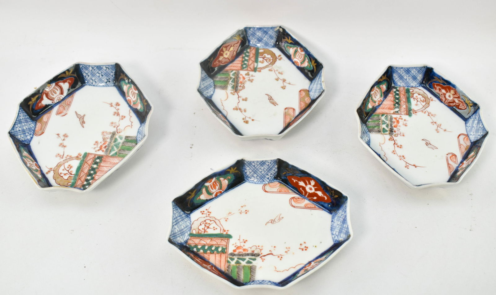 4 Japanese Imari Octagonal Porcelain Dishes (1 of 9)
