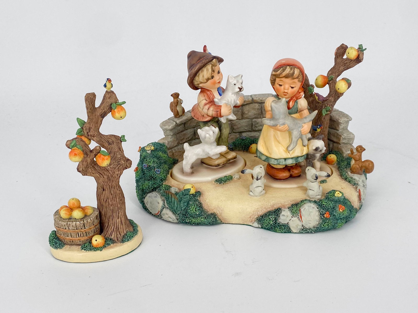 Goebel KinderPark Hummelscape w/ Frisky Friends & Tender Love (1 of 7)