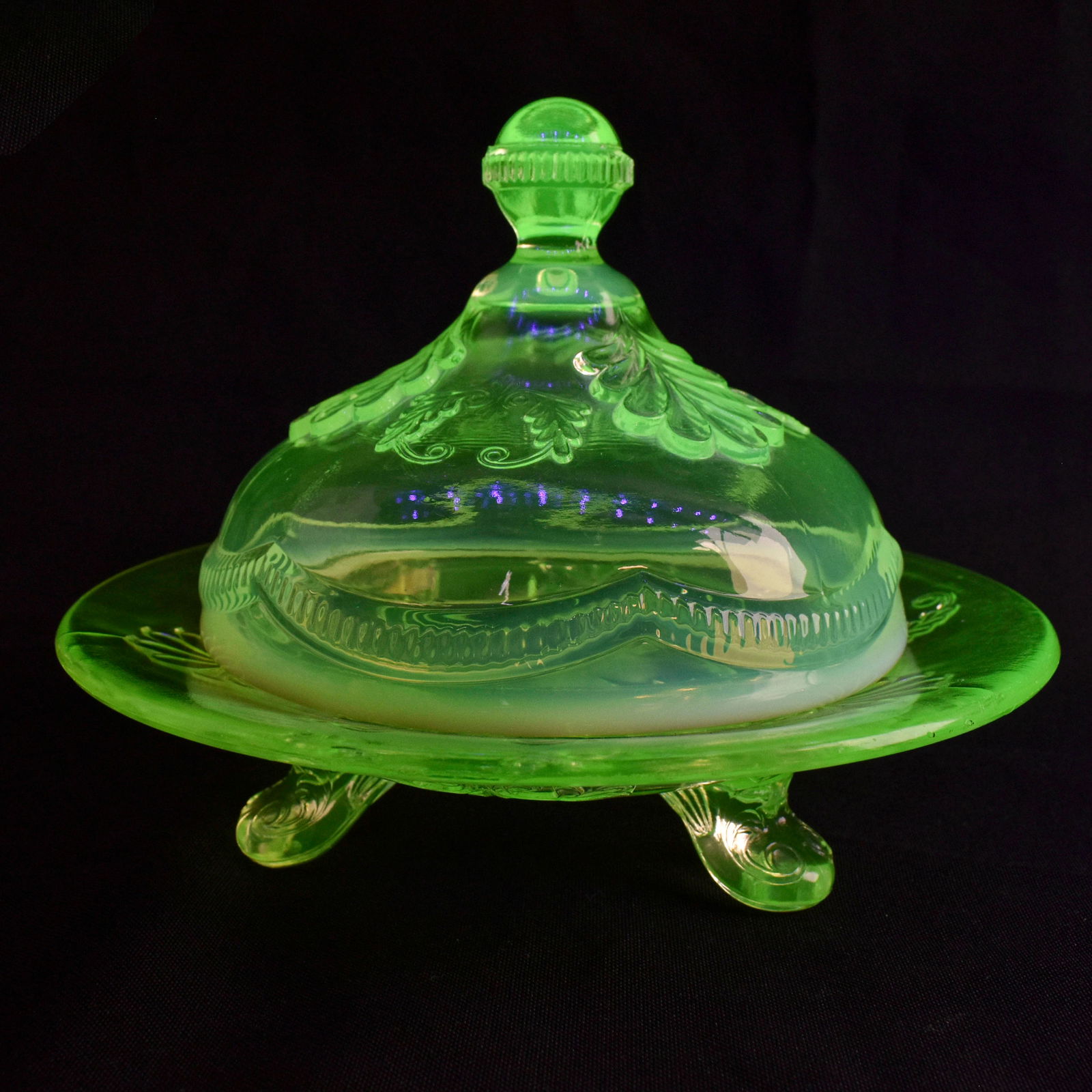 Antique Manila / Wreath & Shell Vaseline Glass Butter Dish (1 of 8)
