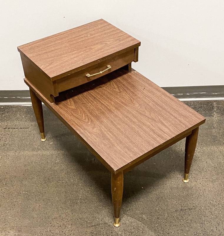 Mersman Mid Century Modern 2 Tier End Table (1 of 10)