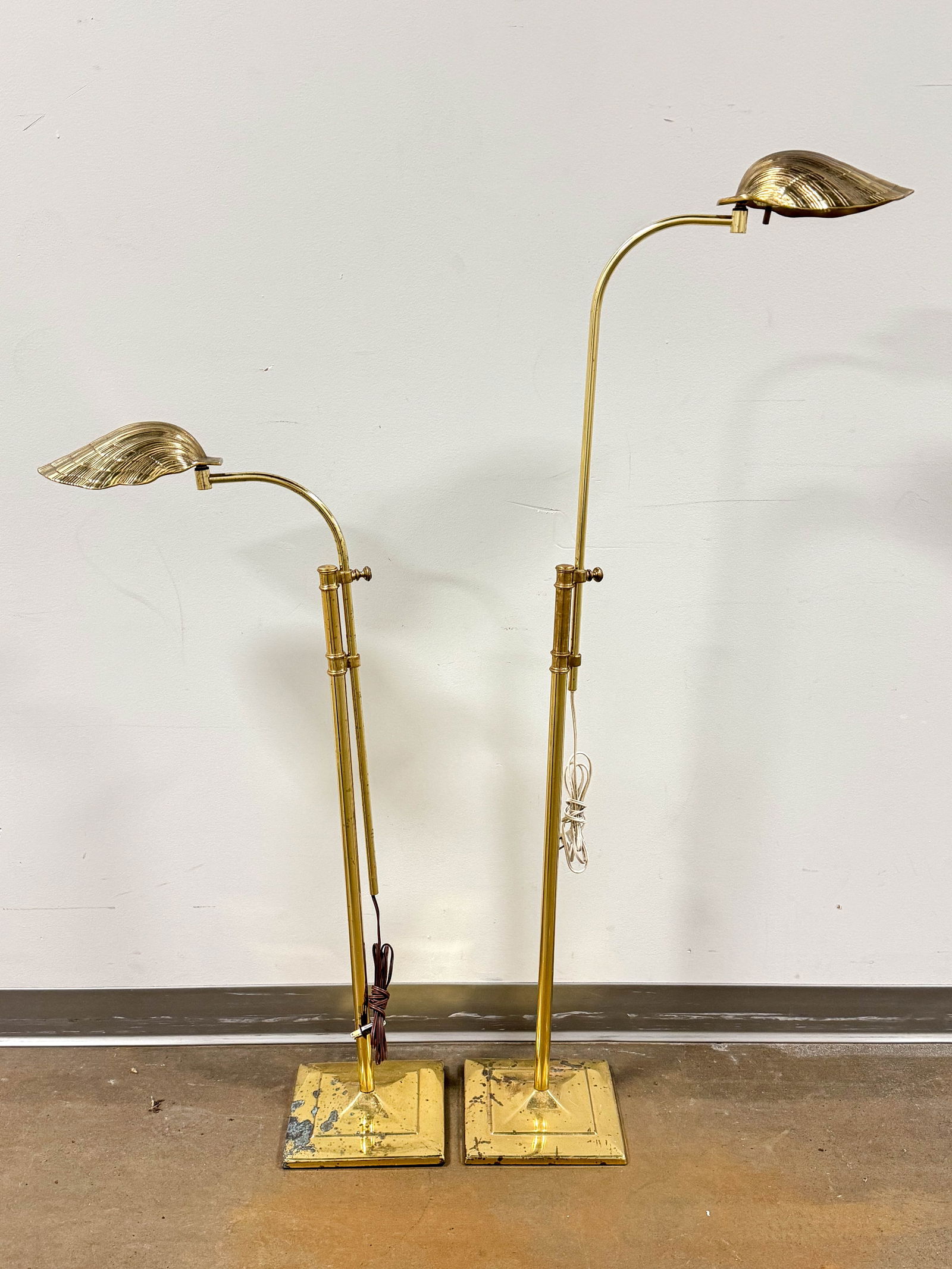 Pair of Brass MCM Adjustable Height Clamshell Floor Lamps (1 of 9)