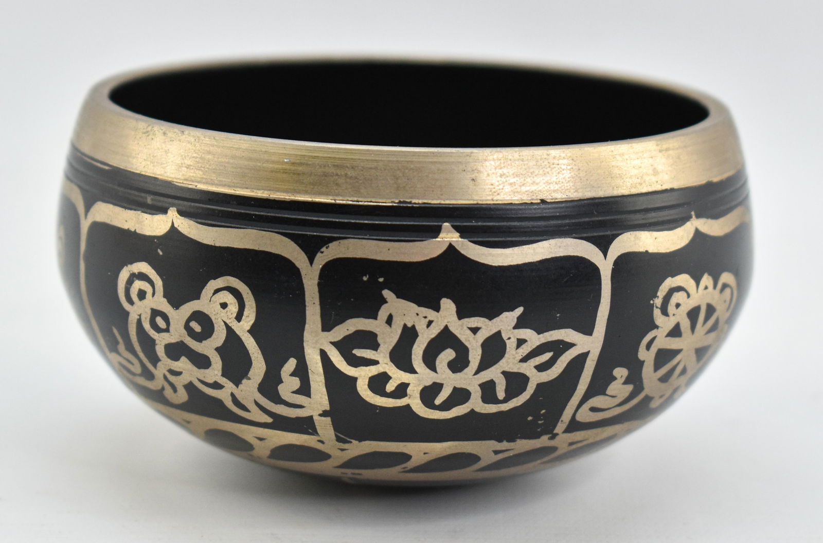 Tibetan Singing Bowl (1 of 6)