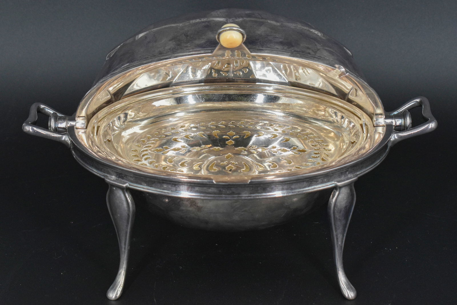 Silver Plate Entree Server (1 of 9)