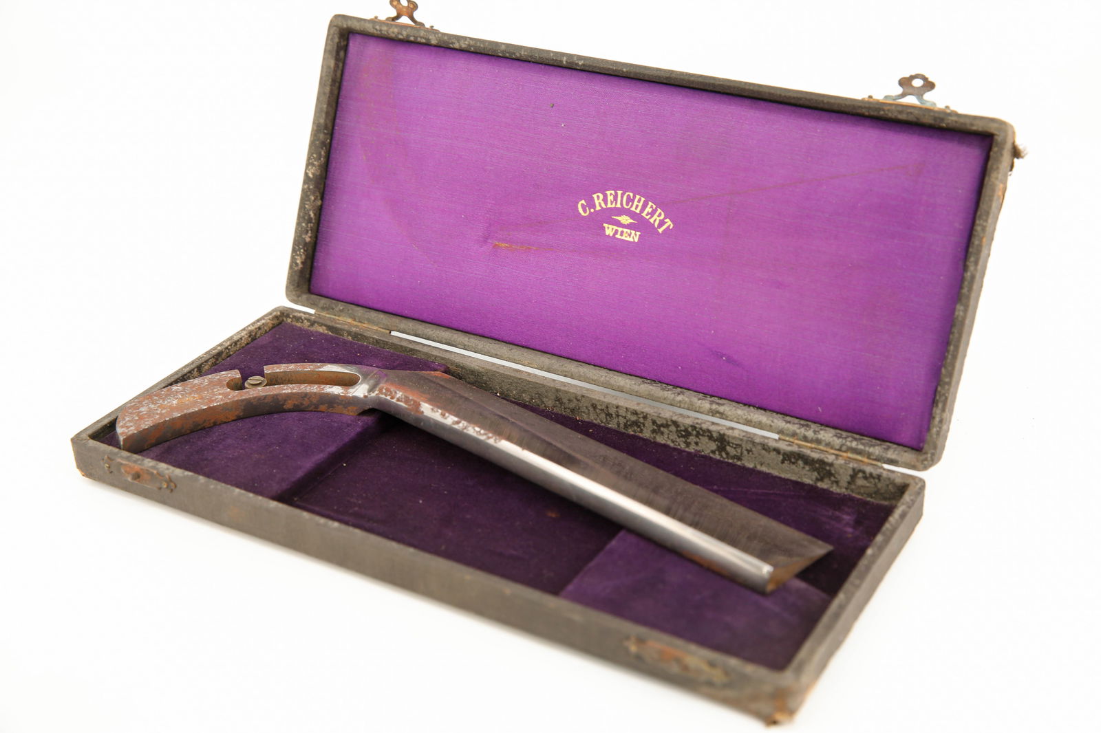 Hatek Wien Knife in C. Reichert Wien Case (1 of 7)