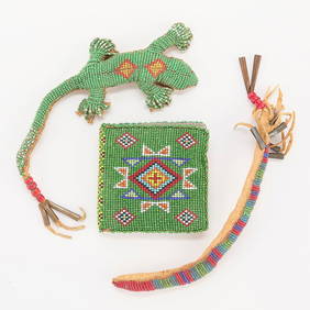 Grp 3 Small Native American Zuni Beadwork Trading Post Items (1 of 4)