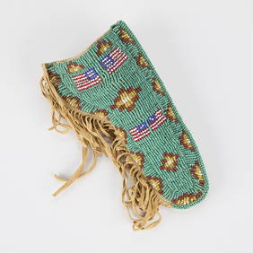 Native American Beaded USA Flag Knife Sheath (1 of 4)
