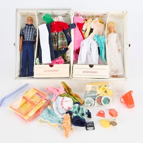 Vintage Barbie Trunk w/ Clothing & Dolls