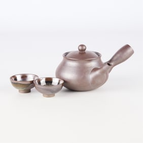 Chinese Yixing Teapot & Cups