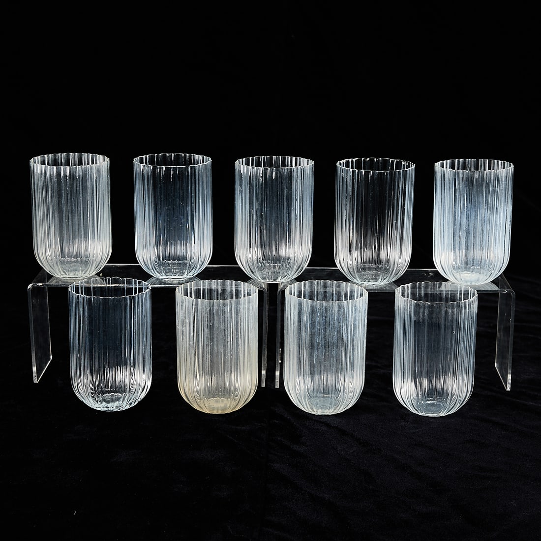 Set 9 Vignelli Italian Glass Tumblers: Set of nine mid-century Vignelli ribbed tumbler drinkware glasses, 20th century.(Each) Height: 4 1/4 in x diameter: 3 in.