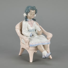 Lladro "Sitting Pretty" Porcelain Figurine