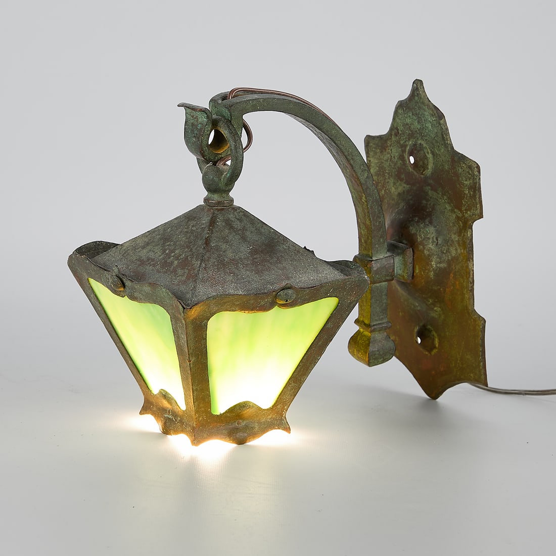 Vtg Arts & Crafts Green Slag Glass Wall Sconce (1 of 7)