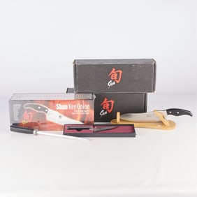 Grp 4 Japanese Shun Knives & 1 Honing Rod