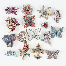 16 Weiss Costume Brooches