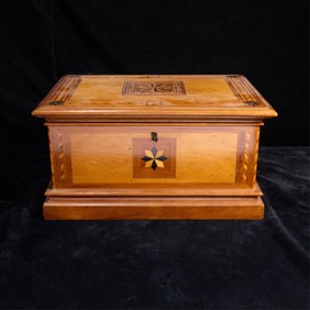 Finely Inlaid Star Wooden Box