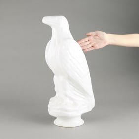 Blunt Nose White Eagle Gasoline Milk Glass Globe
