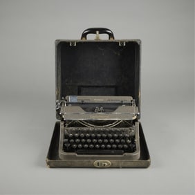 Vintage Underwood Champion Portable Typewriter