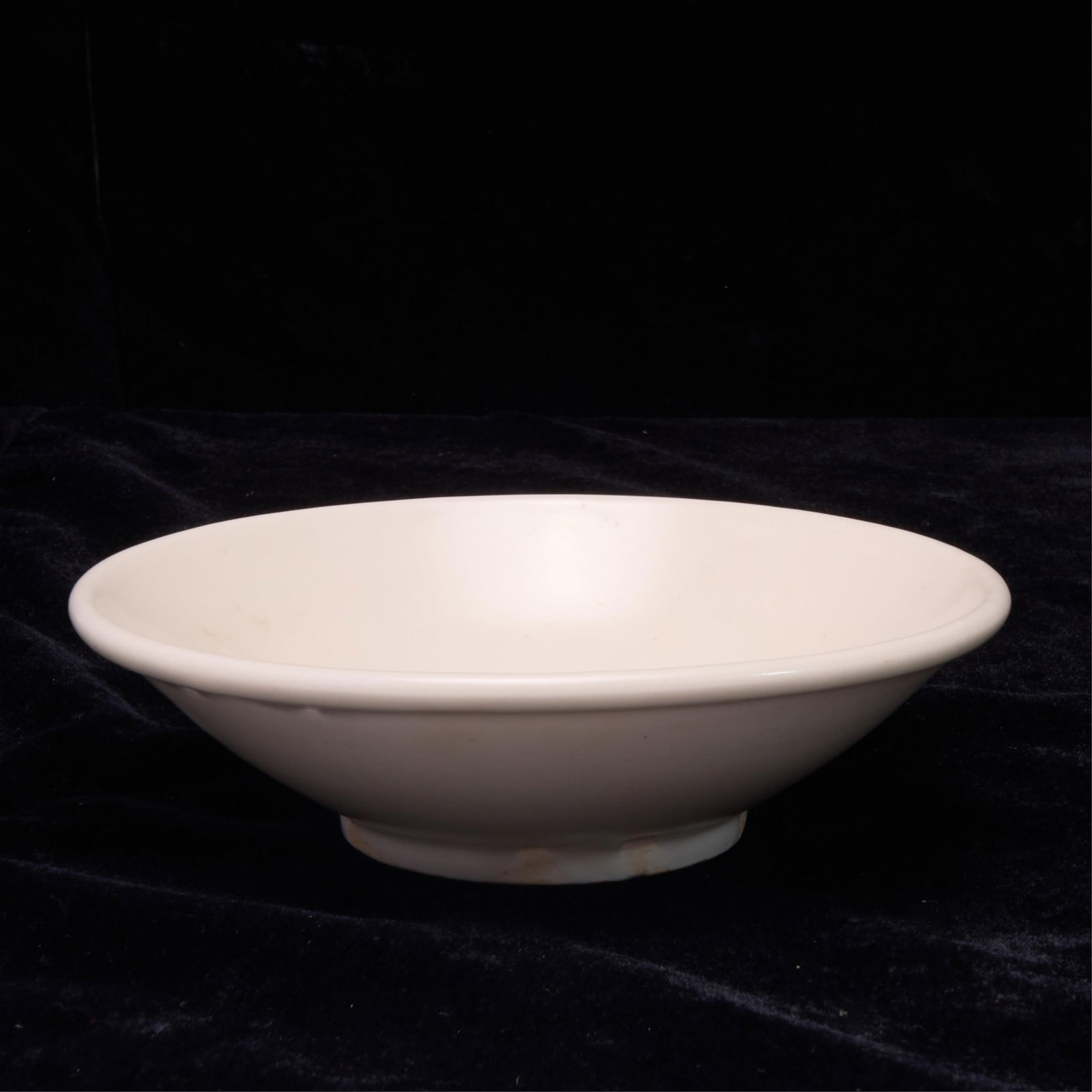 White Chinese Ceramic Bowl (1 of 3)