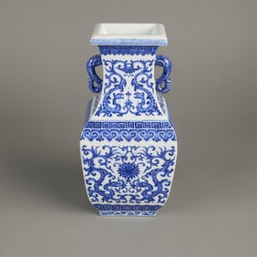 Large Chinese Blue & White Porcelain Vase