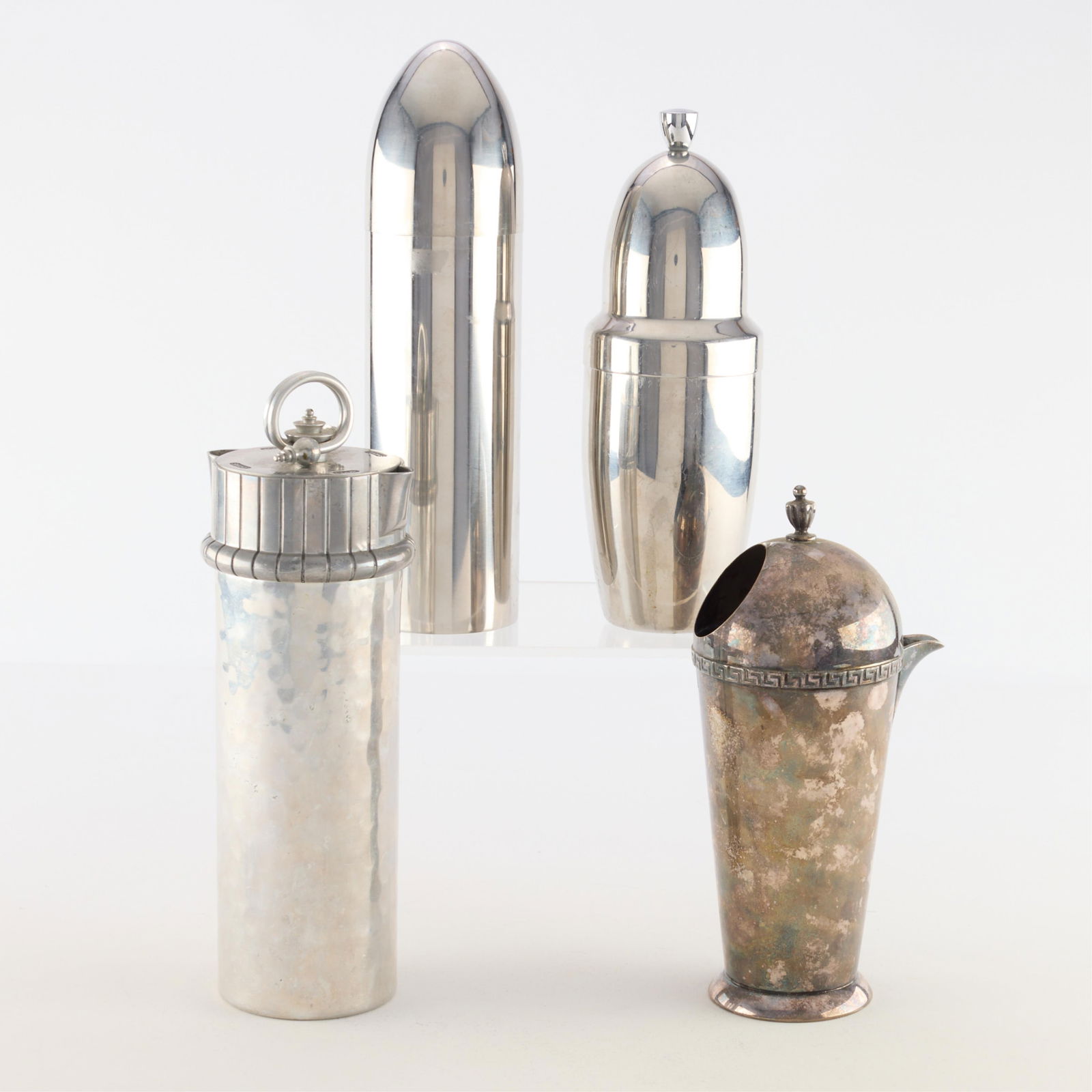 4 MCM & Art Deco Cocktail Shakers Incl. WM Rogers (1 of 10)