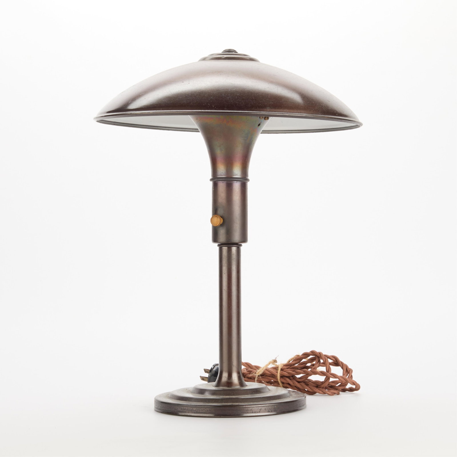 Art Deco Bronze "Guardsman" Style Desk Lamp ca. 1930s: Vintage American Art Deco "Machine Age" style "Guardsman" table or desk lamp, ca. 1930s. Similar in style to designs by Bert A. Dickerson that were manufactured by the Faries Manufacturing Company in 
